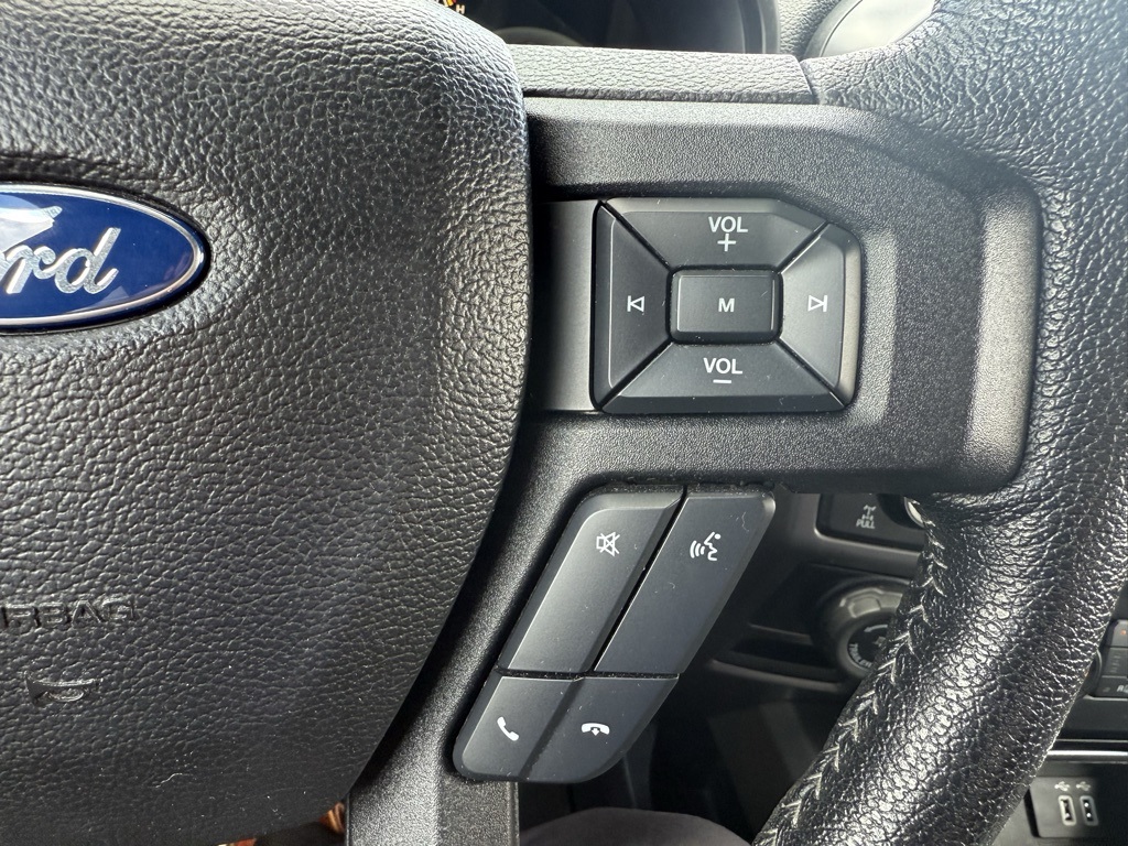 2016 Ford F-150 XLT photo 20