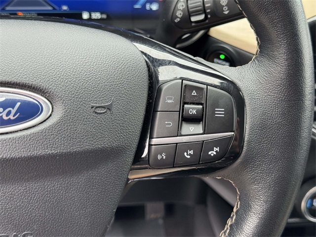 2021 Ford Escape Titanium Hybrid photo 22