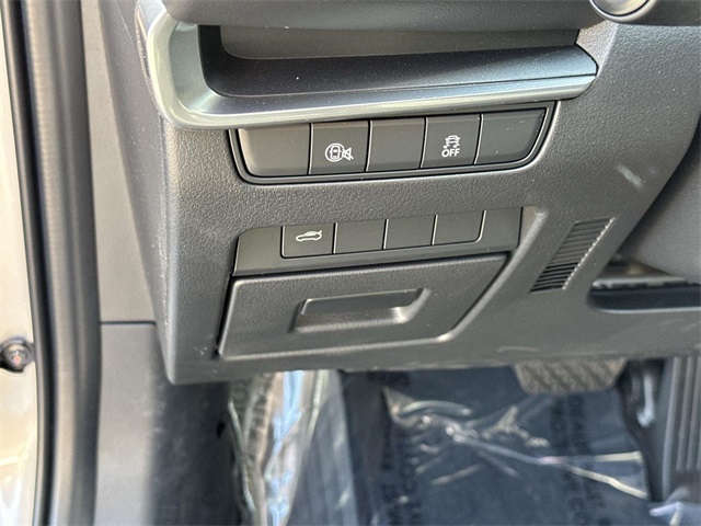 2025 Mazda Mazda3 2.5 Select Sport photo 28