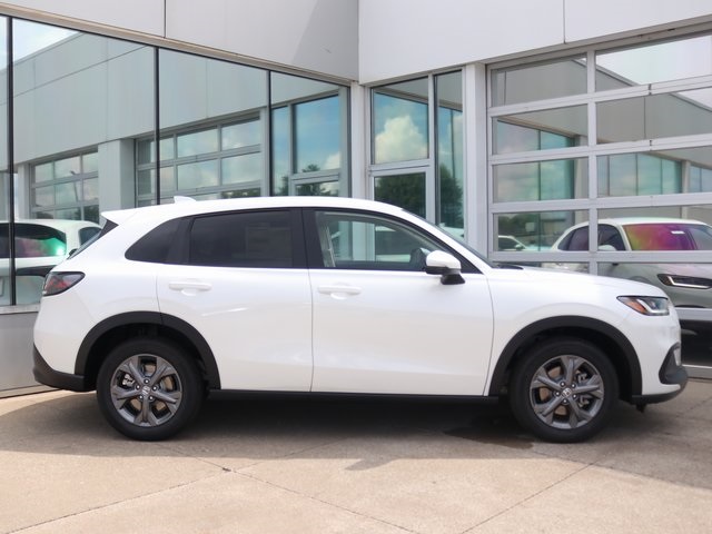 2026 Honda HR-V LX photo 4