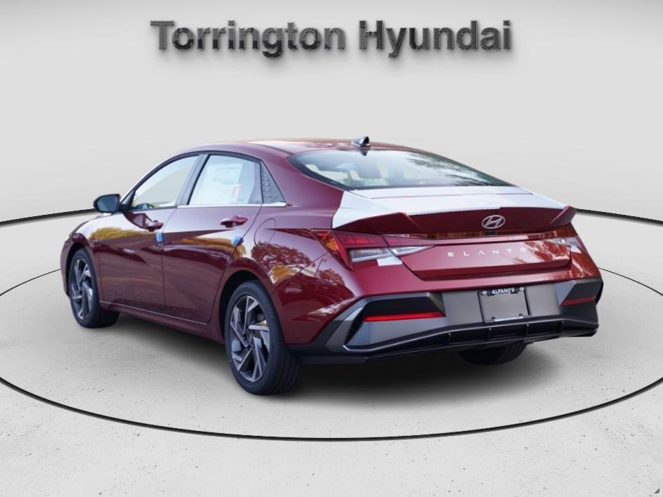 2025 Hyundai Elantra Limited photo 4