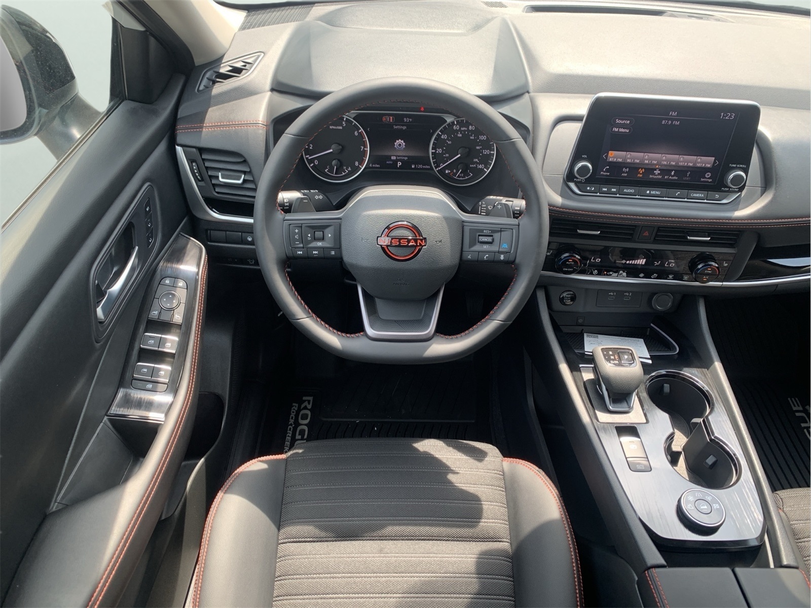 2026 Nissan Rogue SV photo 24