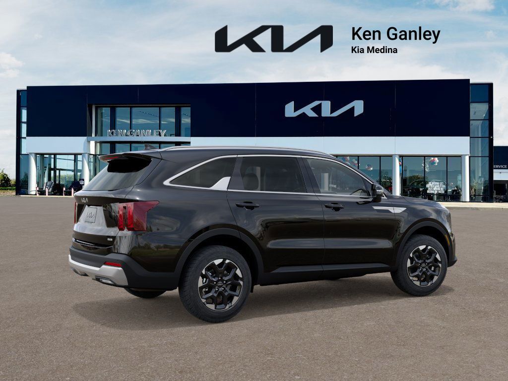 2025 Kia Sorento S photo 3