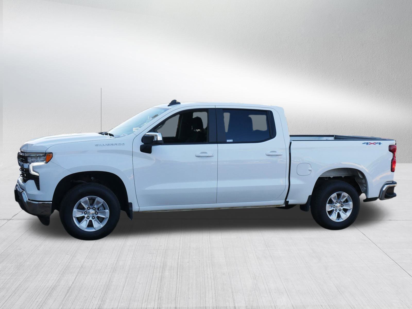 2025 Chevrolet Silverado 1500 LT photo 3