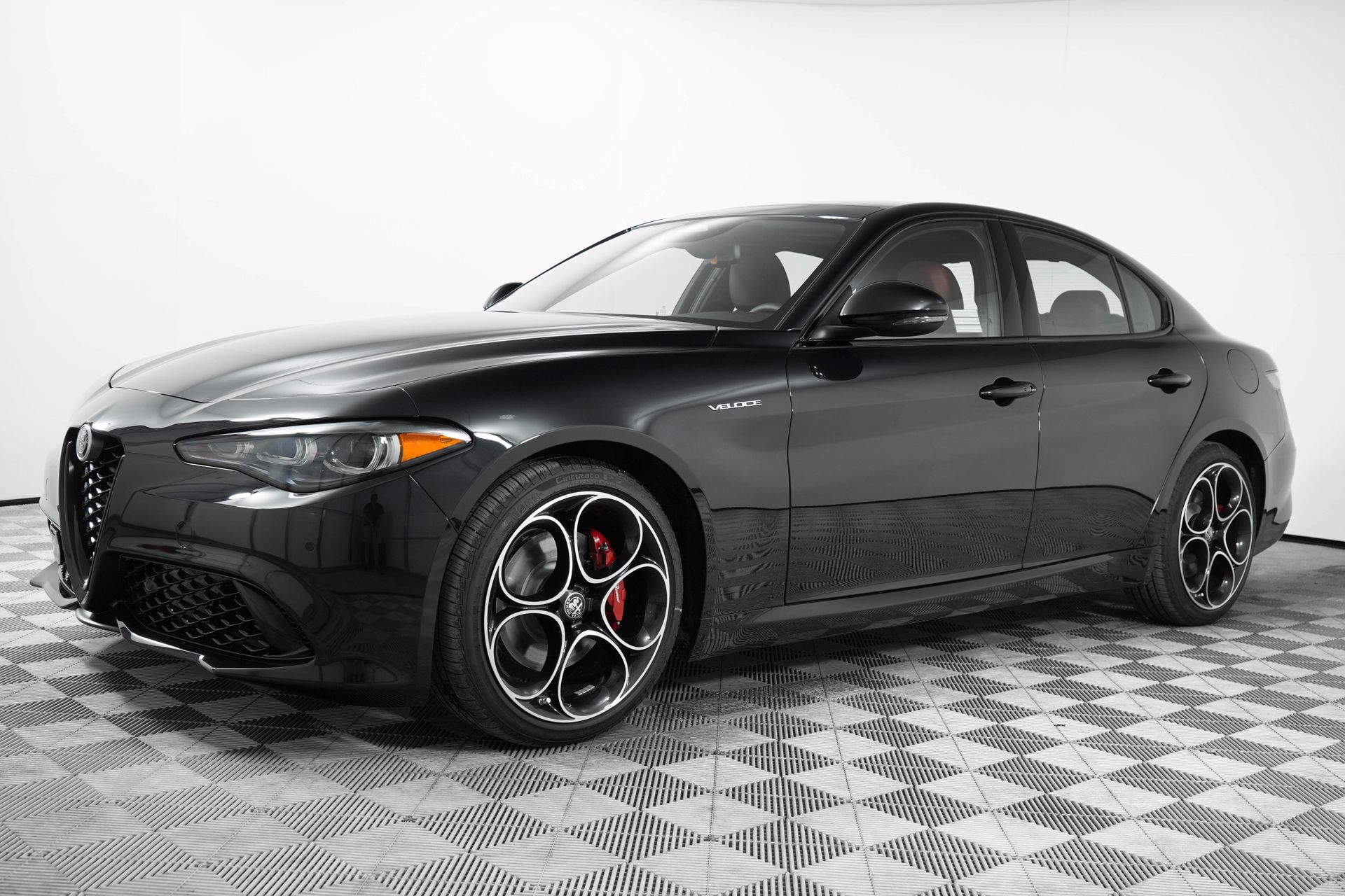 New 2025 Alfa Romeo Giulia Veloce Sedan in Stuart #RS7689477 | Alfa Romeo  Stuart, image size:1920x1280