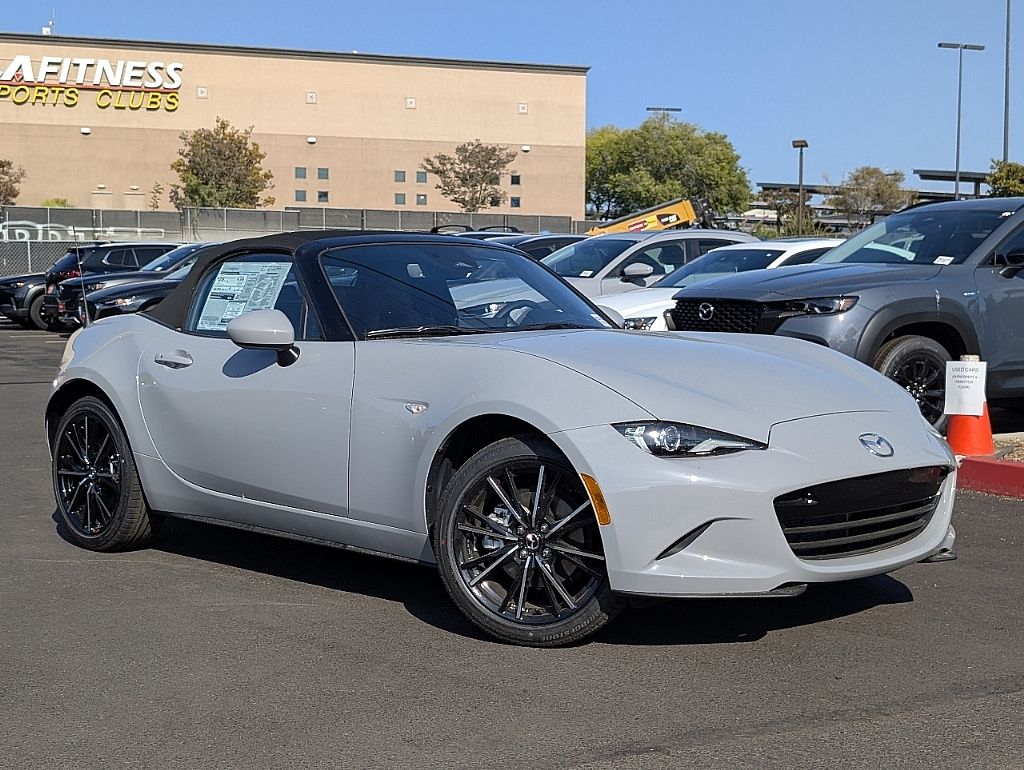 2025 Mazda MX-5 Miata Miata Grand Touring photo 2