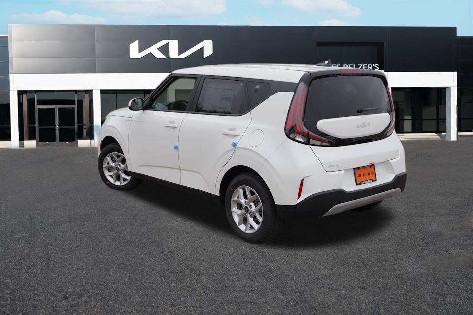 2025 Kia Soul LX photo 4