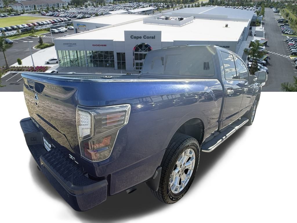 2016 Nissan Titan SL photo 4