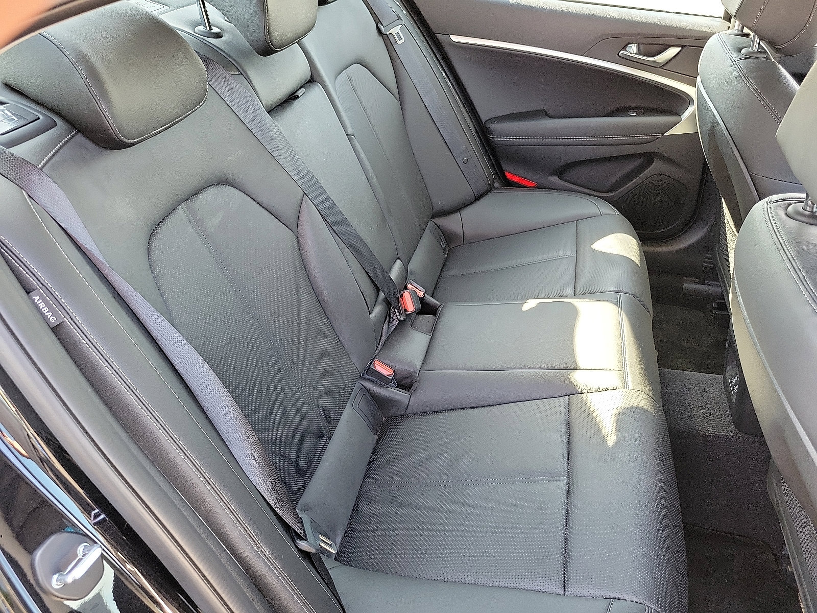 2025 Genesis G70 2.5T photo 18
