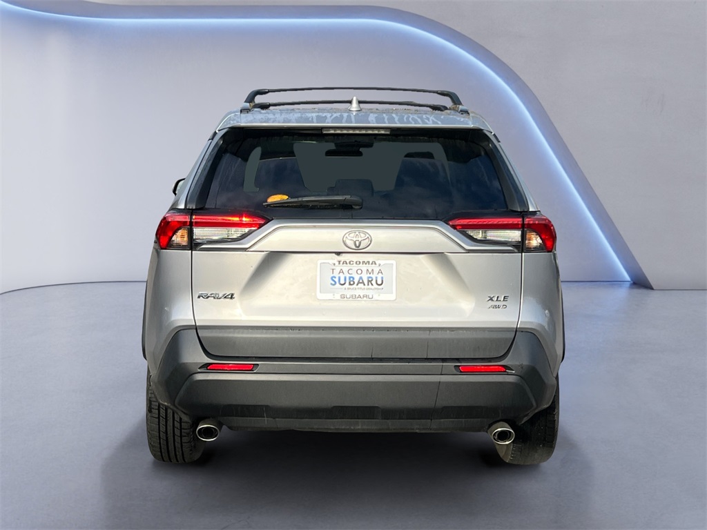 2020 Toyota RAV4 XLE photo 4