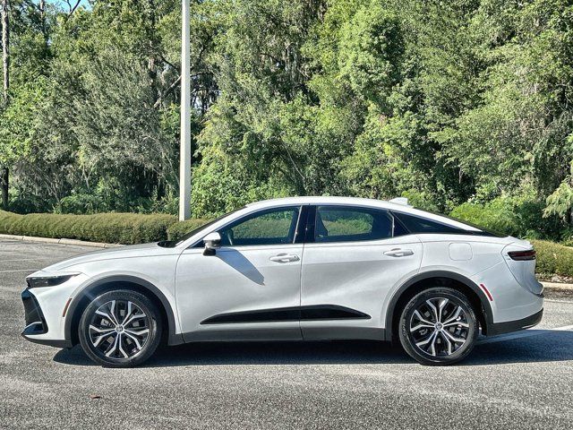 2023 Toyota Crown XLE photo 2