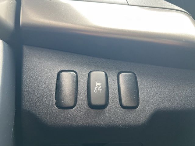 2014 Mitsubishi Lancer ES photo 21