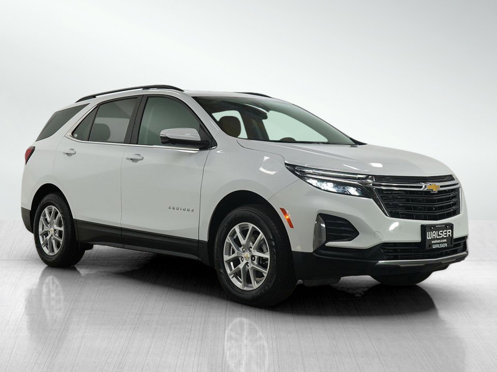 2024 Chevrolet Equinox LT photo 3