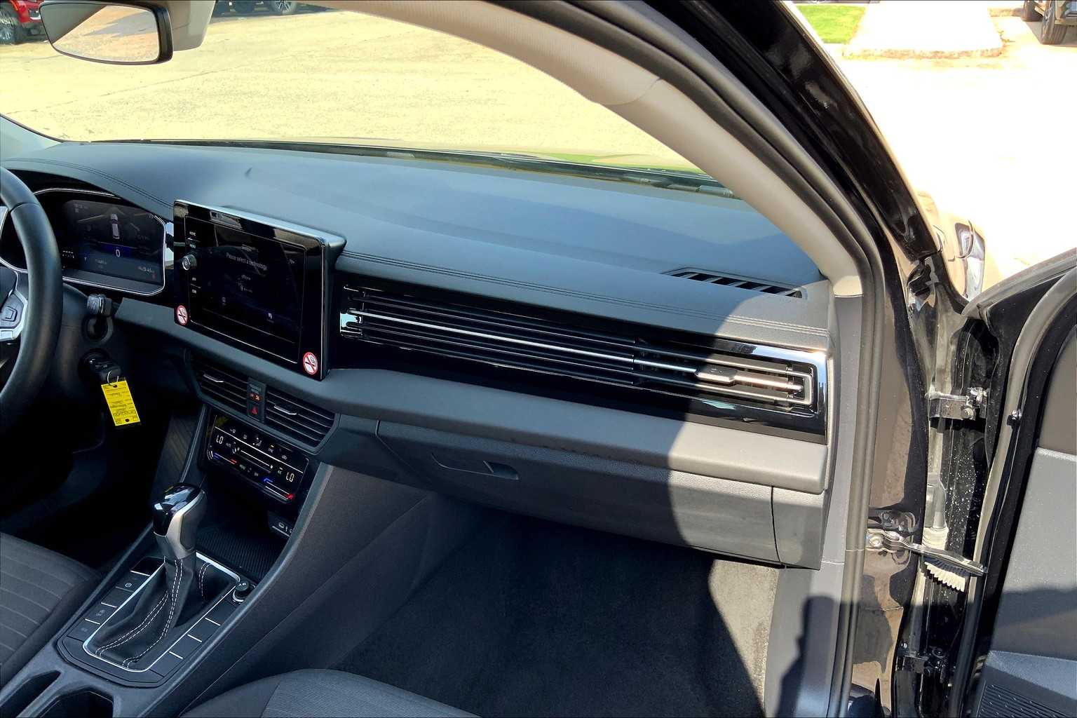 2025 Volkswagen Jetta S photo 15