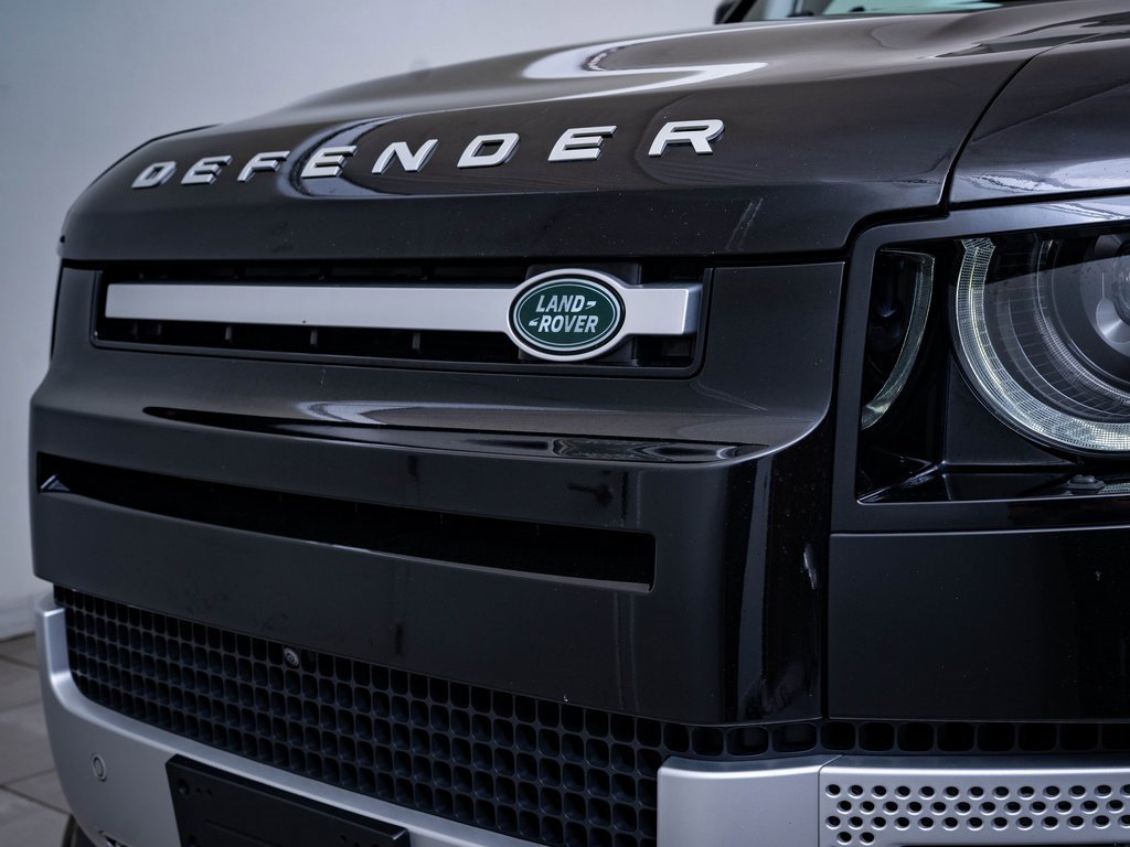 2021 Land Rover Defender 110 SE photo 3