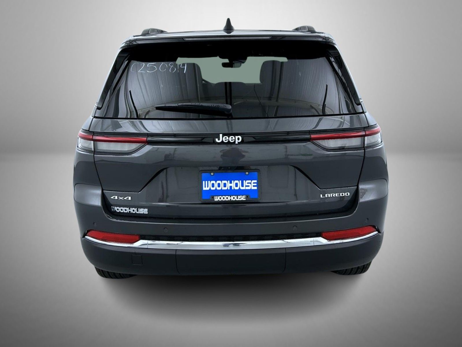 2025 Jeep Grand Cherokee Laredo X photo 3