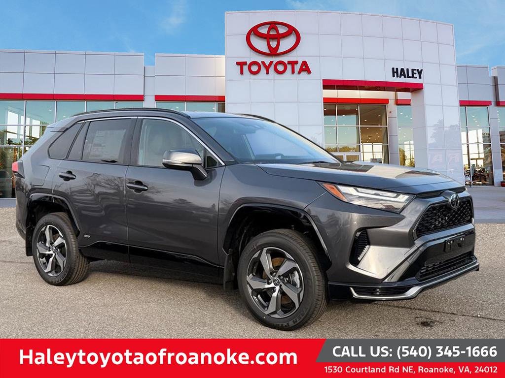 2025 Toyota RAV4 SE's photo