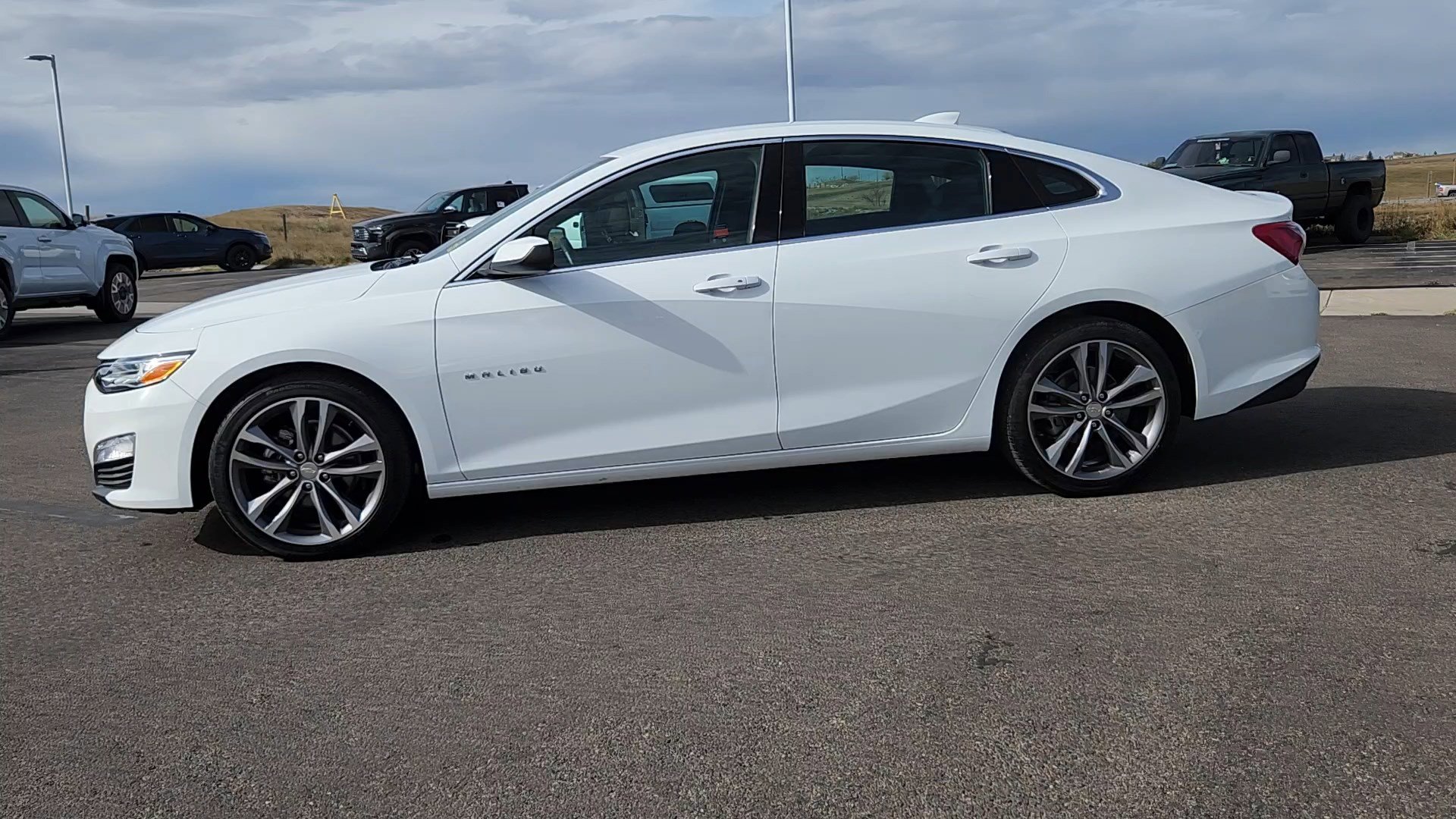 2024 Chevrolet Malibu Premier 2LT photo 2