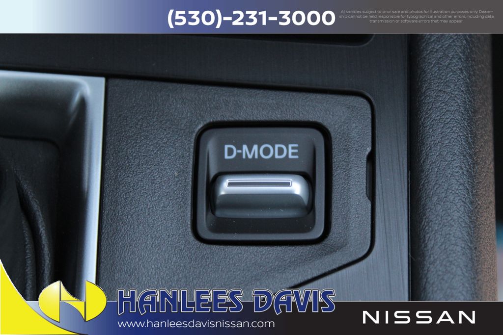 2025 Nissan Kicks SV photo 6