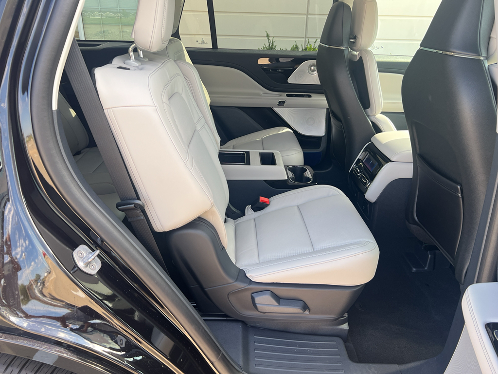 2025 Lincoln Aviator Reserve photo 29