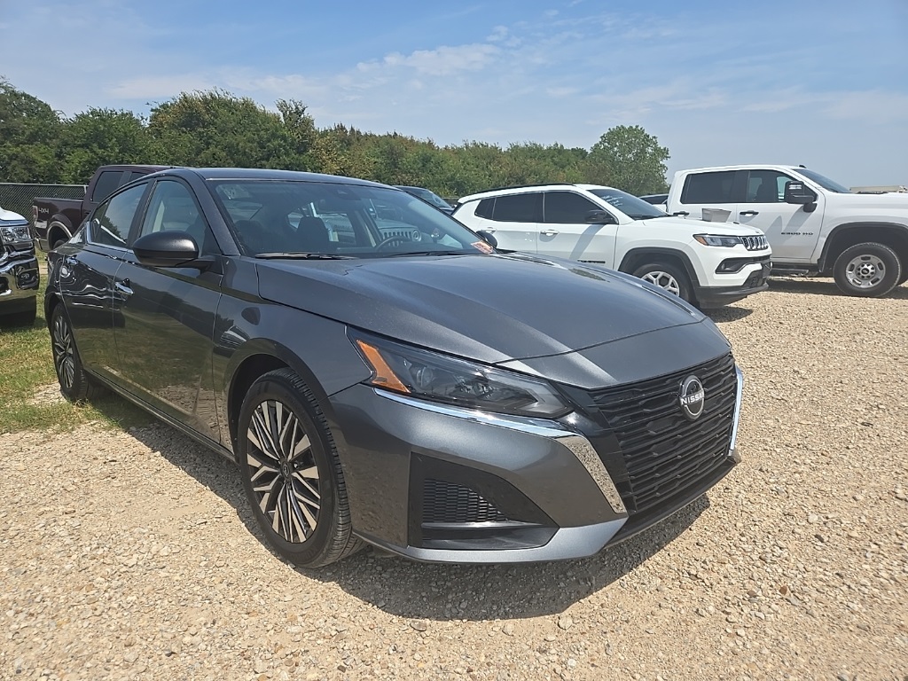 2025 Nissan Altima 2.5 SV photo 4