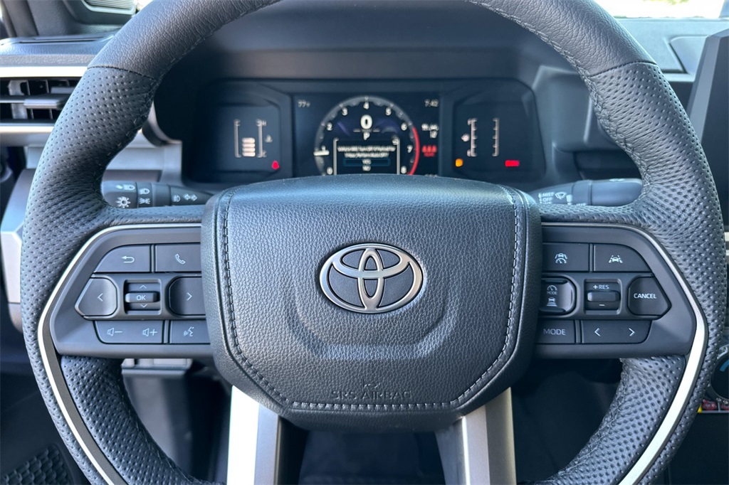 2025 Toyota Tacoma SR5 photo 22