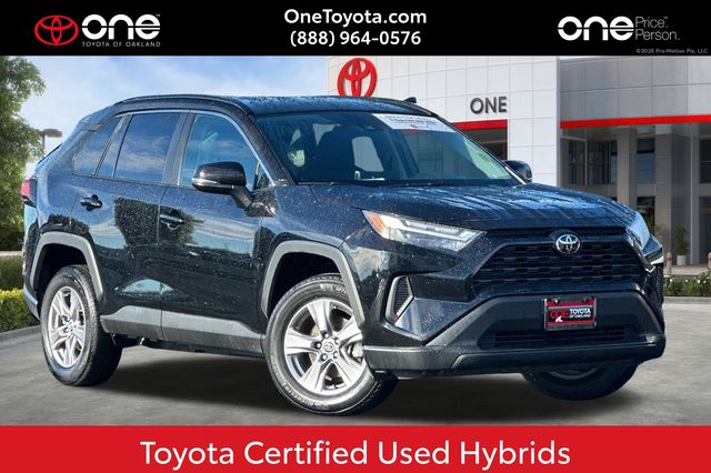2023 Toyota RAV4 XLE's photo