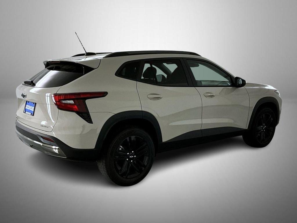 2026 Chevrolet Trax ACTIV photo 2