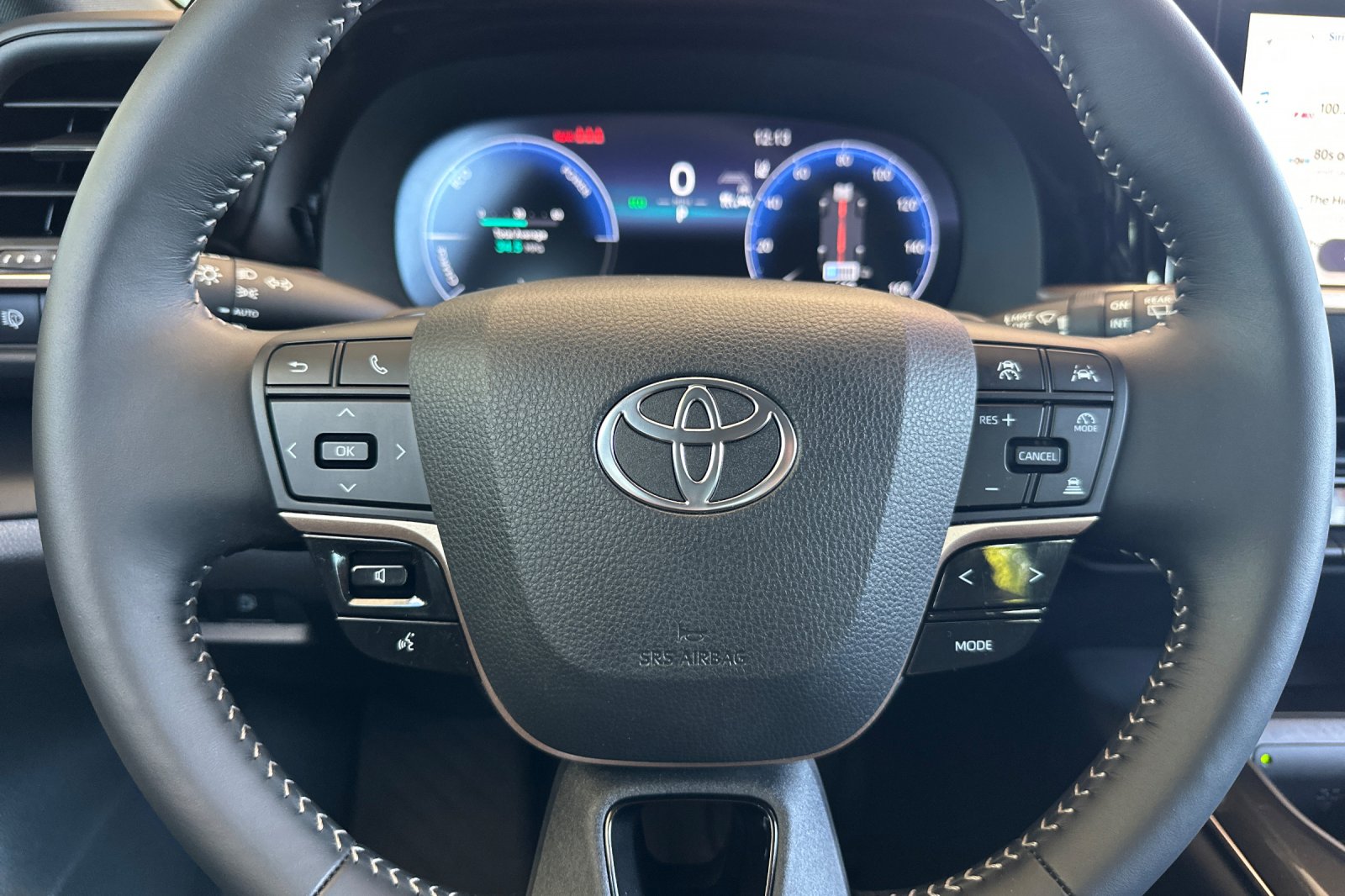 2025 Toyota Crown Signia XLE photo 22