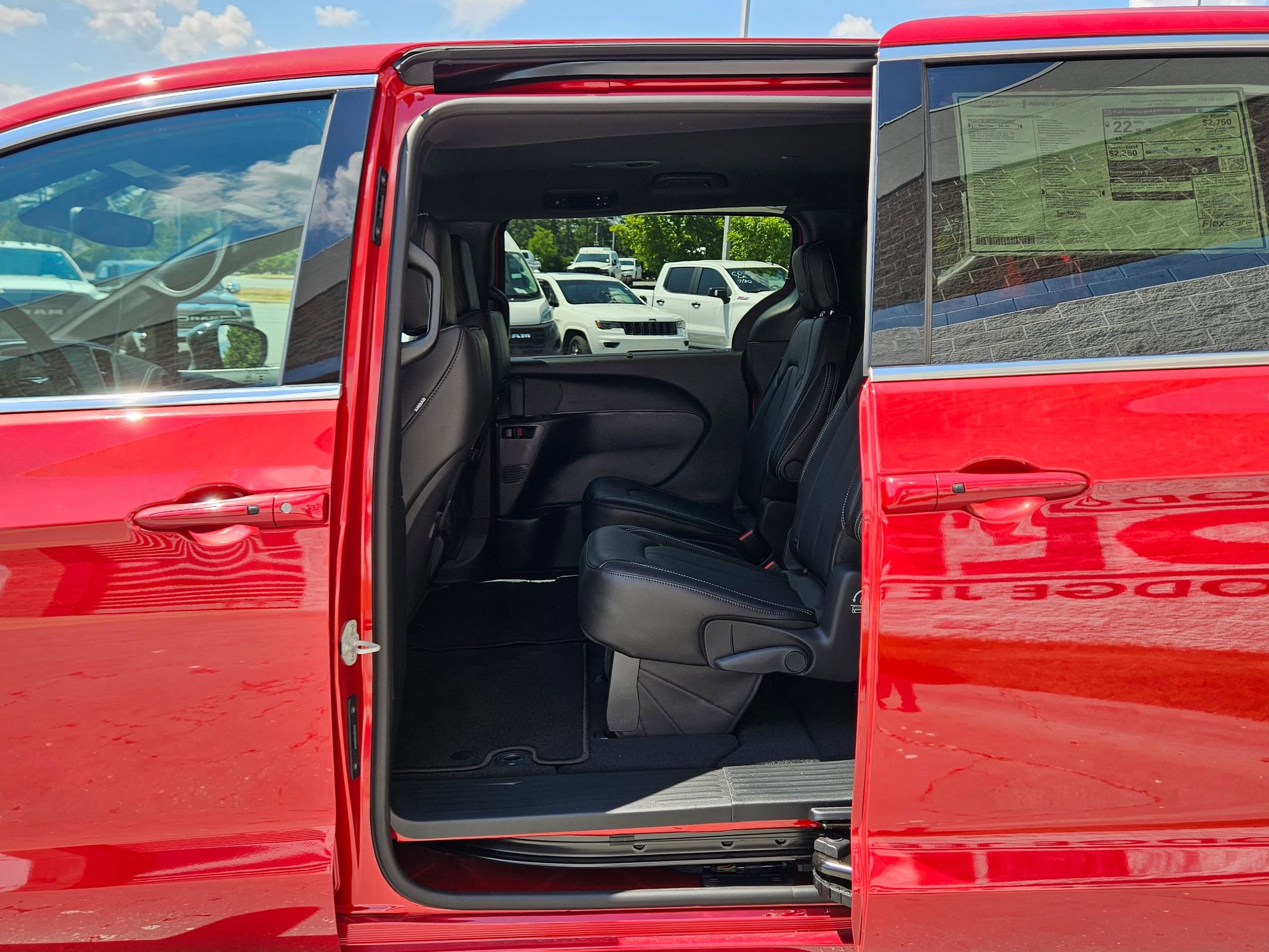 2026 Chrysler Pacifica photo 22