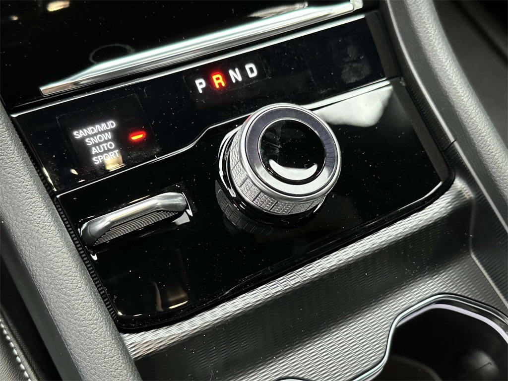 2025 Jeep Grand Cherokee Limited photo 4