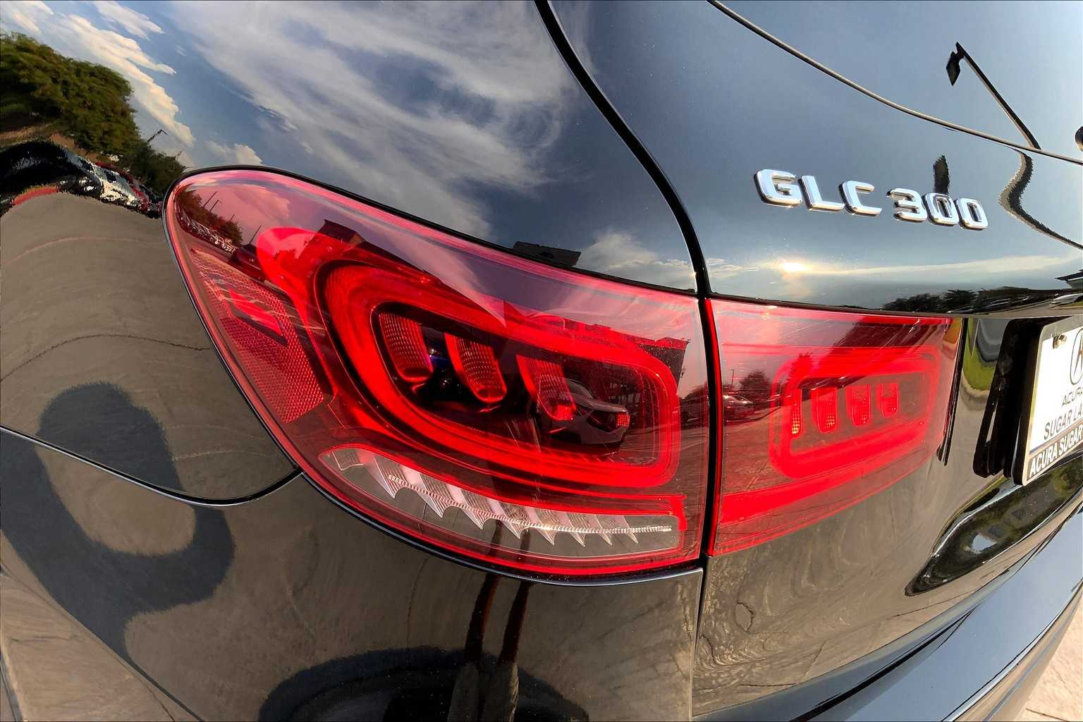 2020 Mercedes Benz GLC 300 photo 20