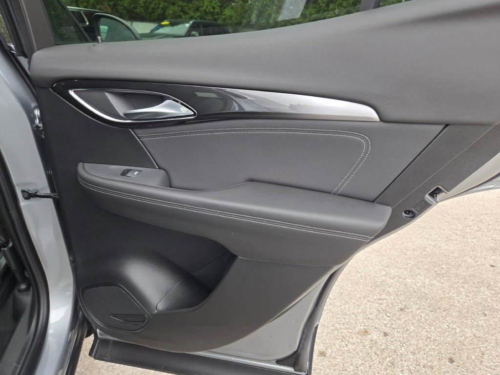 2025 Buick Envision Preferred photo 9