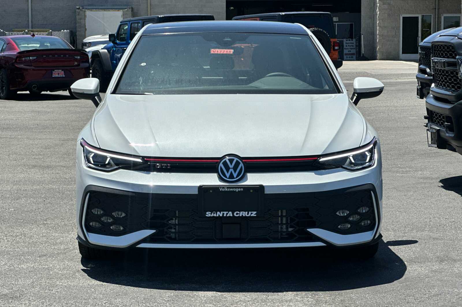 2025 Volkswagen Golf GTI SE photo 9