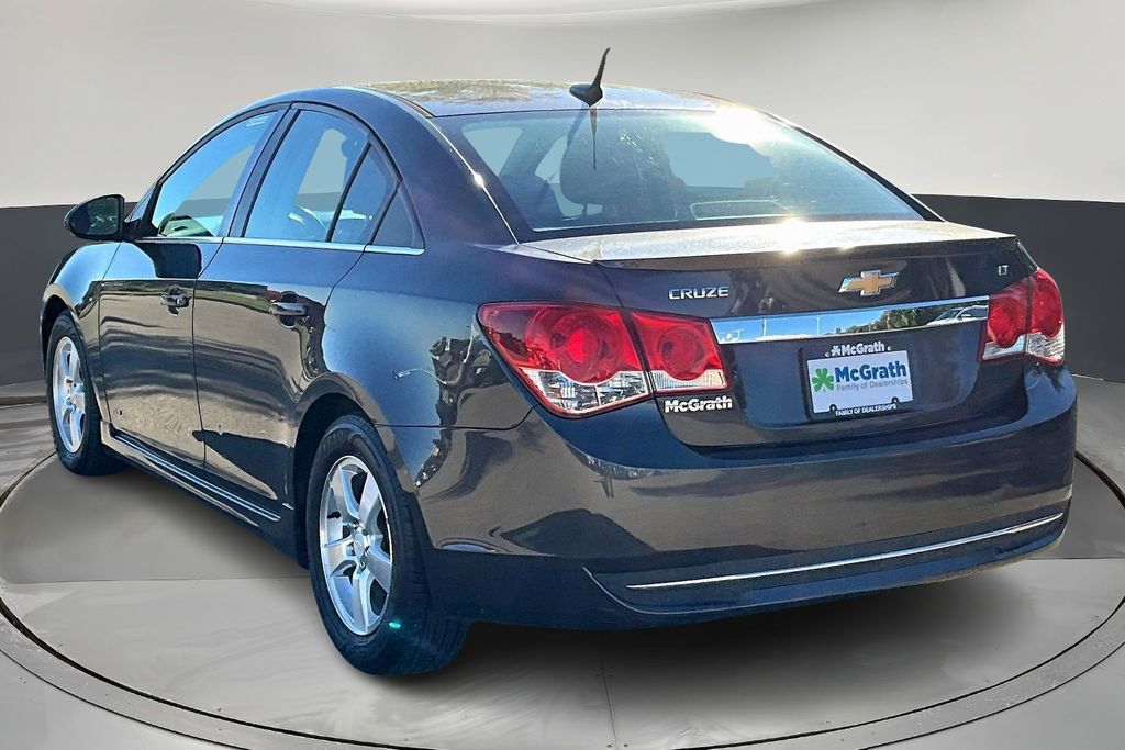 2014 Chevrolet Cruze photo 2