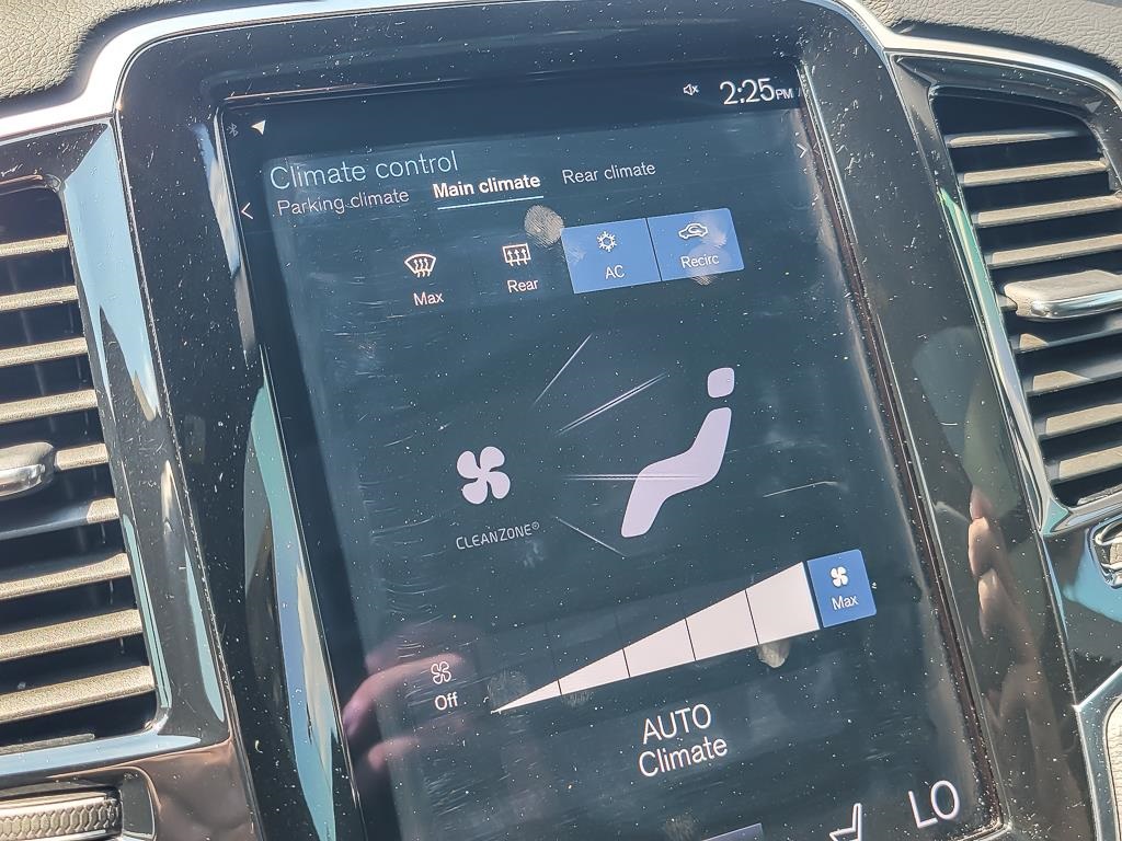 2022 VOLVO XC90 - Image 12