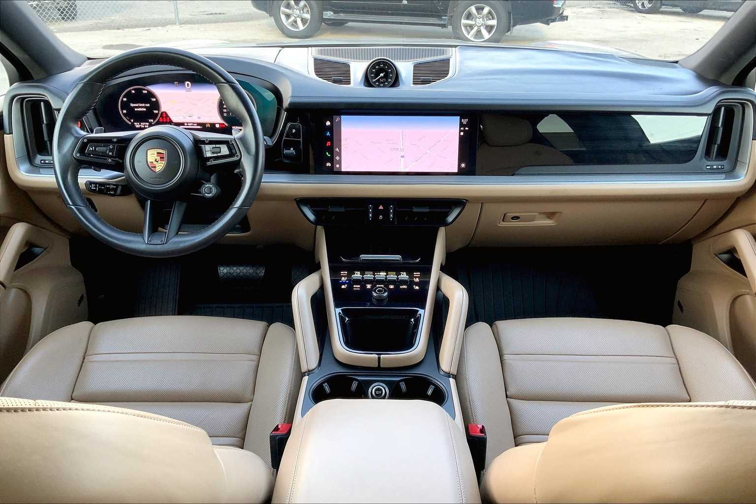 2024 Porsche Cayenne Coupe photo 29