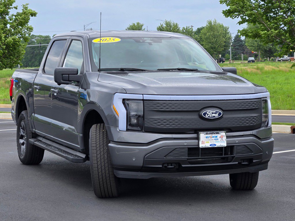 2025 Ford F-150 Lightning photo 20