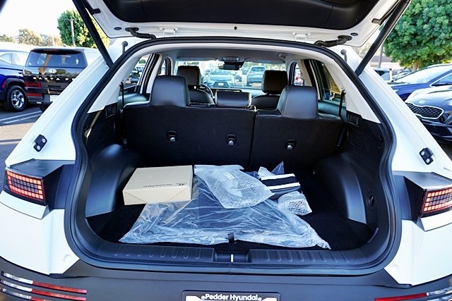 Used 2025 White Hyundai SEL image 12