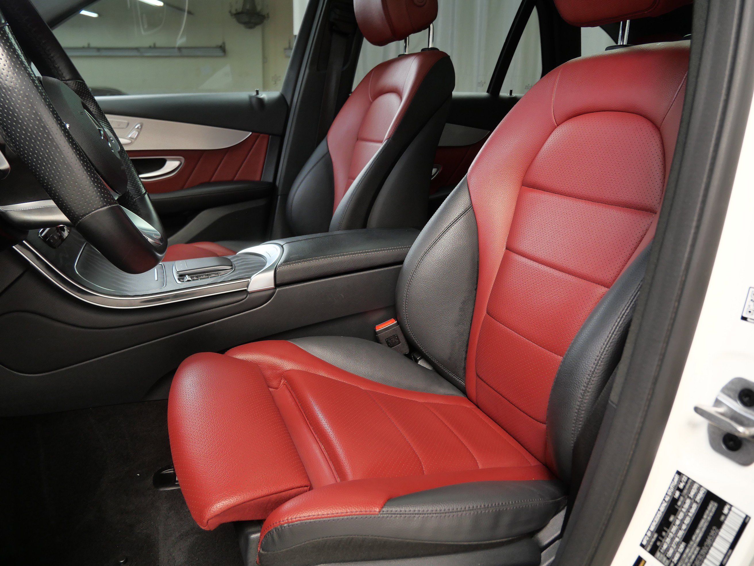 2022 Mercedes Benz GLC 300 4MATIC photo 2