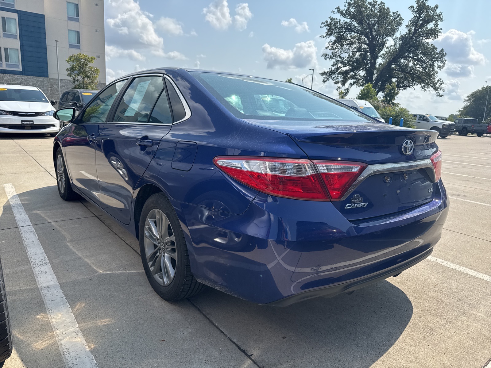 2016 Toyota Camry photo 3
