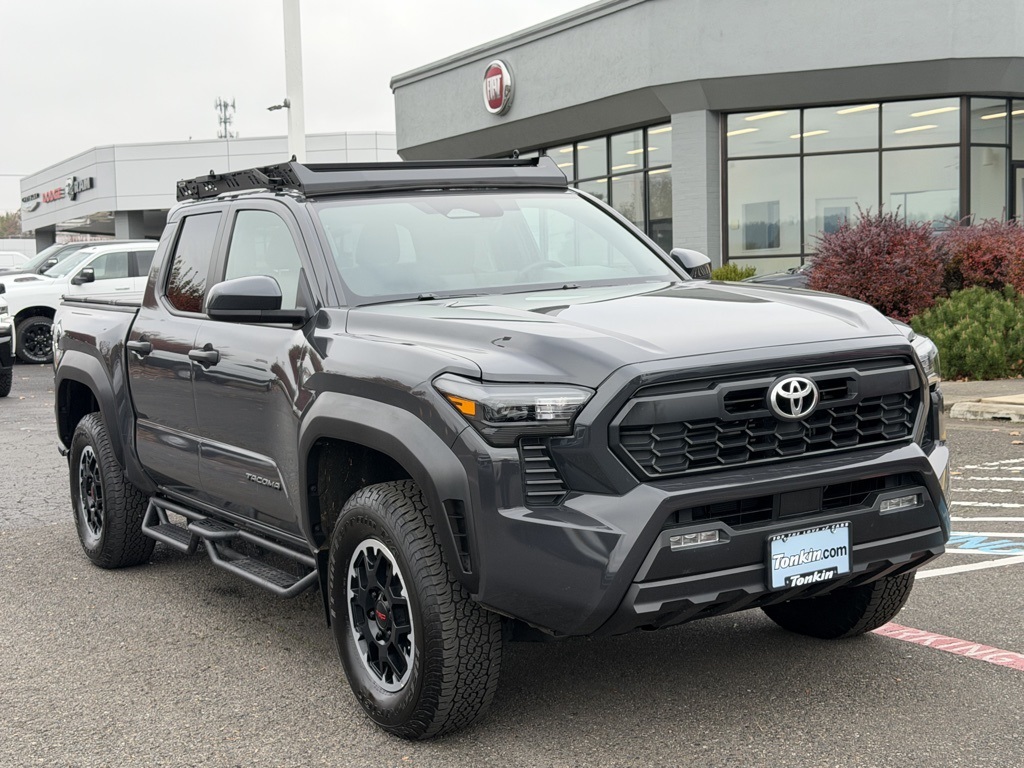 2024 Toyota Tacoma TRD Off-Road photo 2