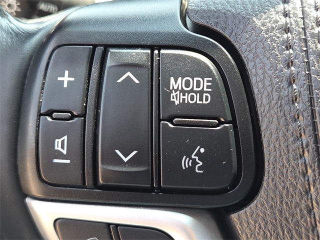 2019 Toyota Highlander SE photo 22