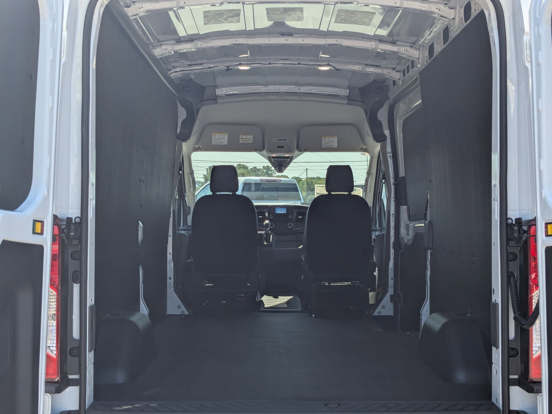 2025 Ford Transit Cargo Van photo 4
