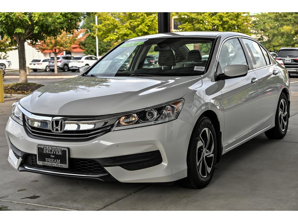2016 Honda Accord LX photo 3