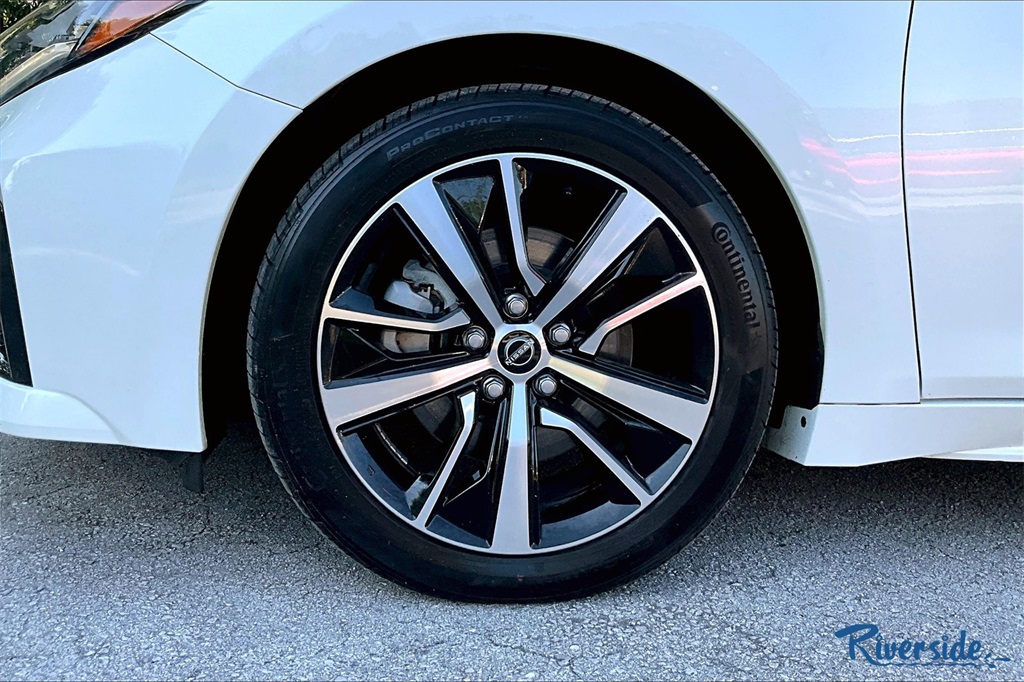 2023 Nissan Maxima SV photo 30