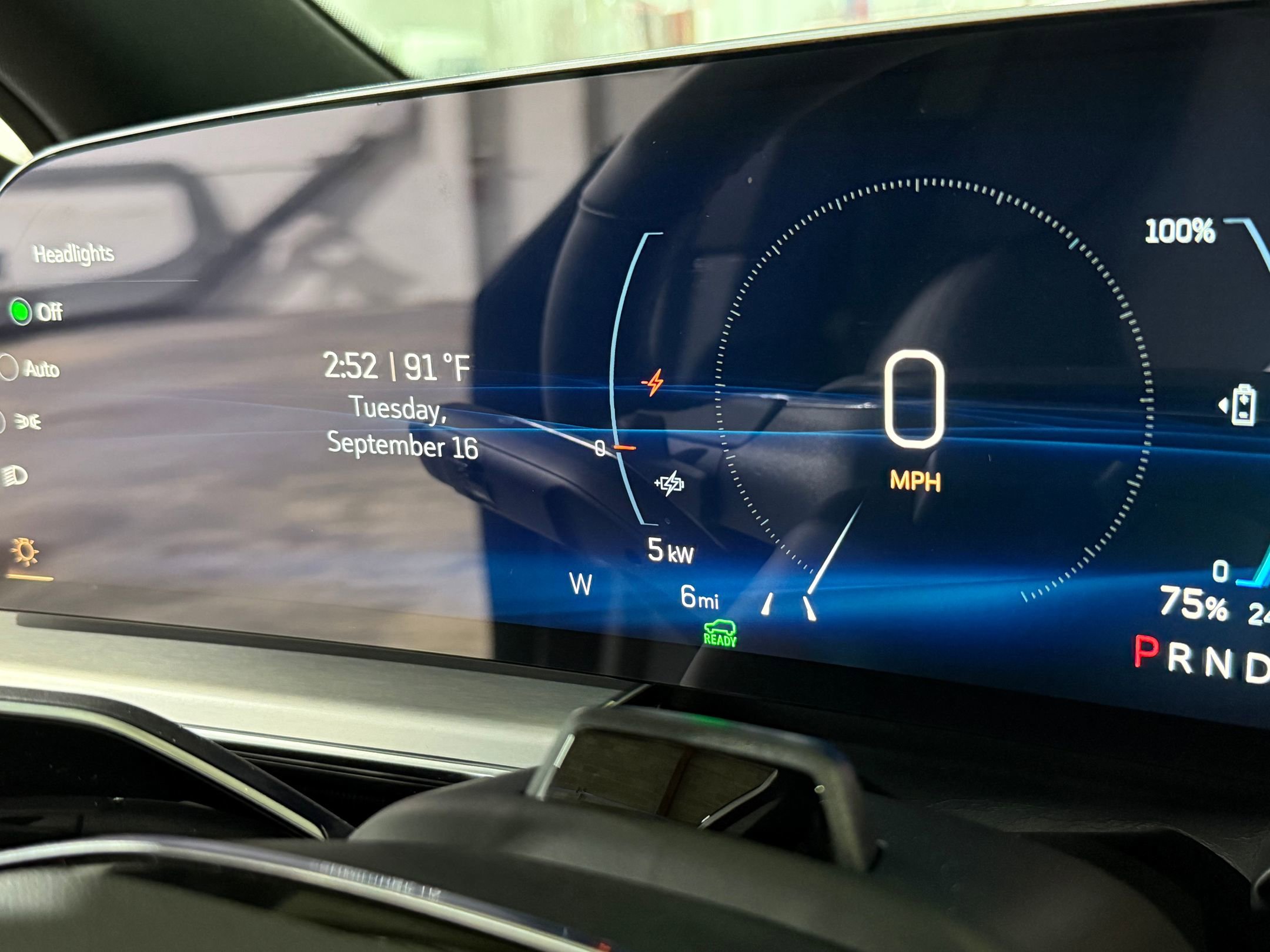 2026 Cadillac Lyriq Sport photo 14
