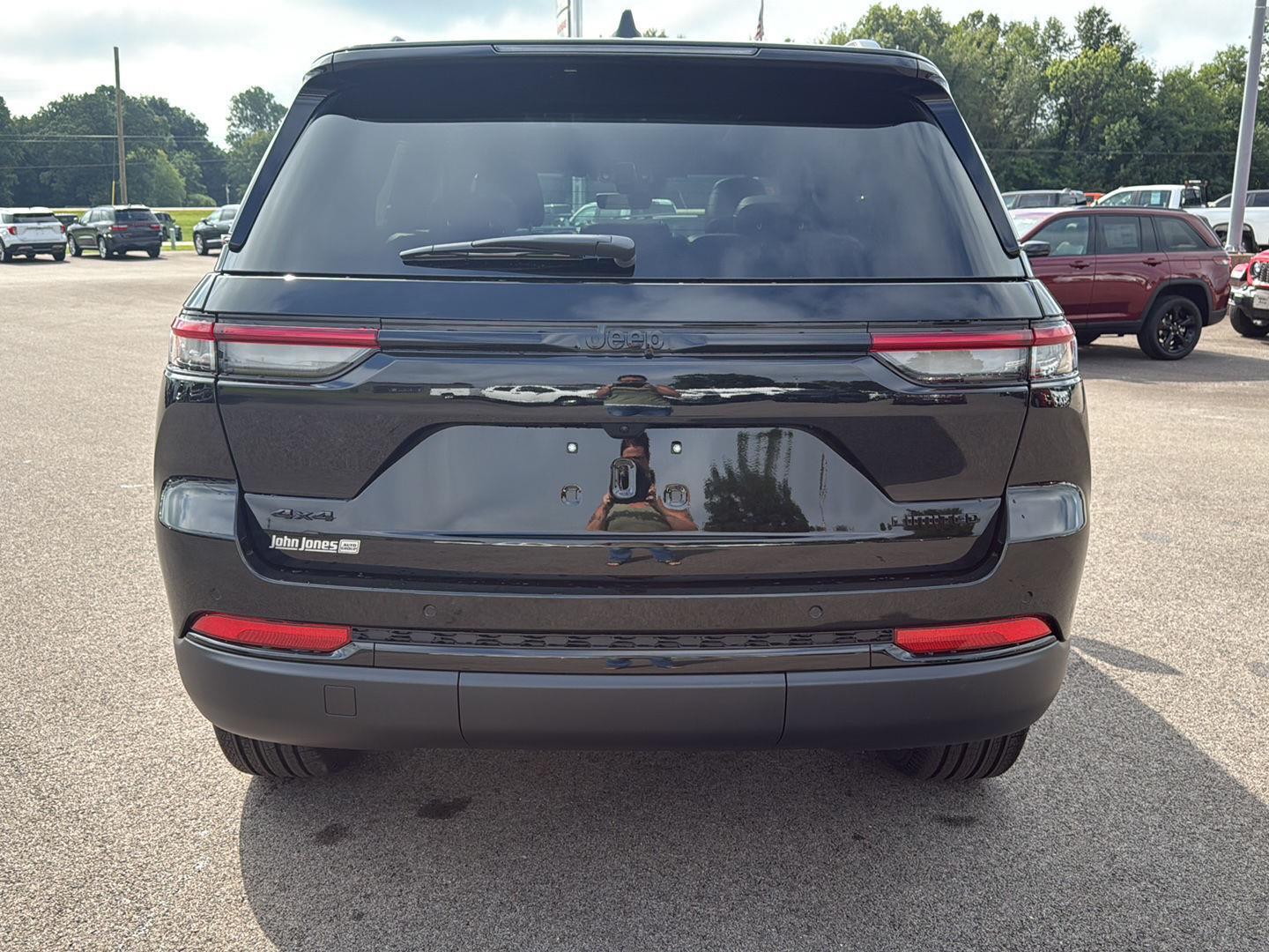2025 Jeep Grand Cherokee Limited photo 14