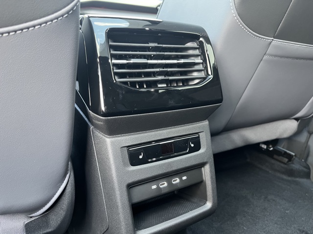 2025 Volkswagen ID.4 Pro Plus photo 50