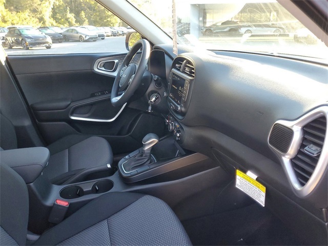 2025 Kia Soul LX photo 28